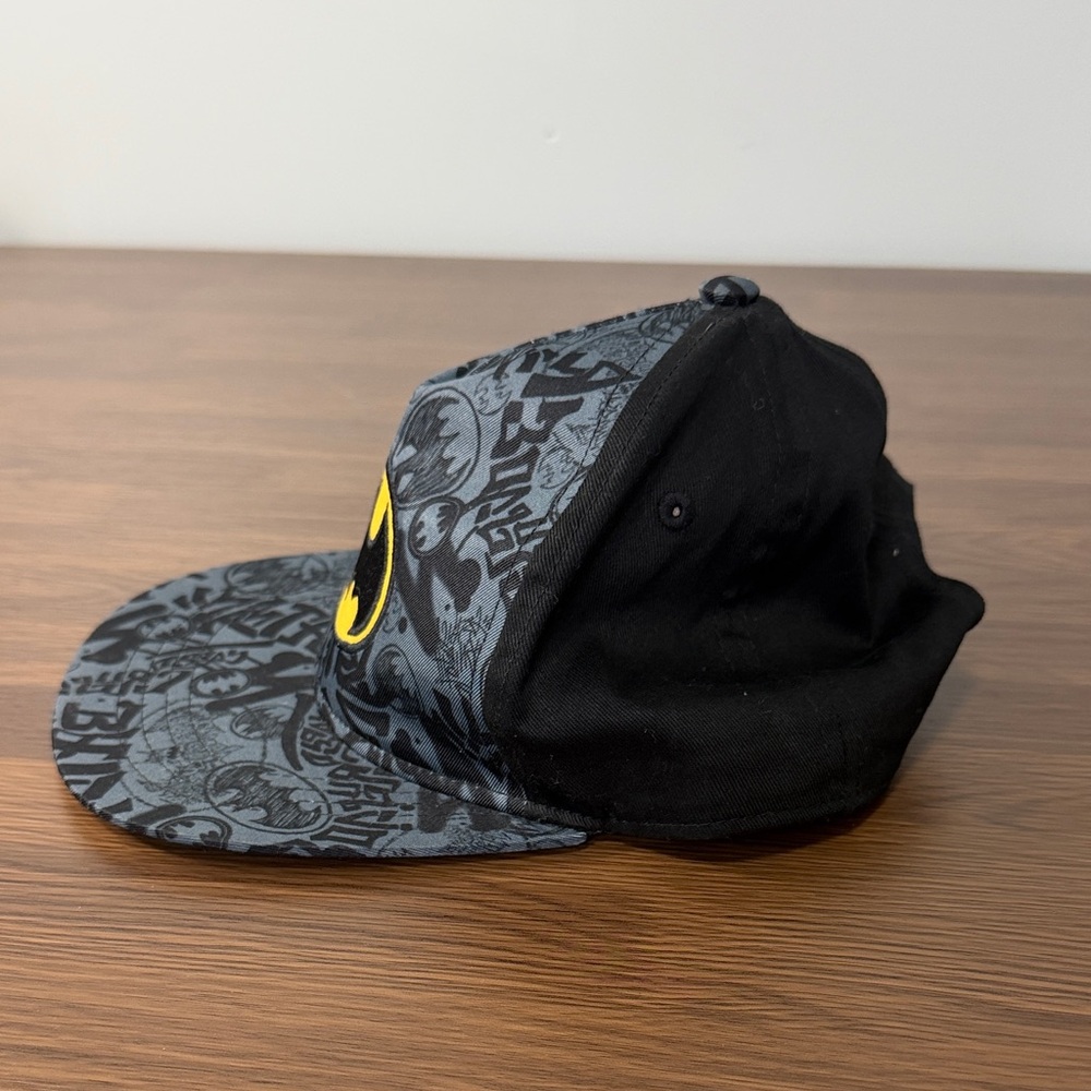 Batman Kids SnapBack Cap - Black and Yellow - Picture 2 of 9